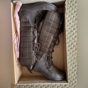 NWT North Face Women's Quilted brown Boots 8-8,5US brand new